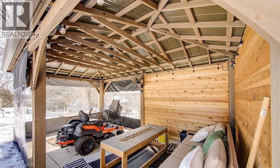 11 ROBIN STREET SOUTH Image 36