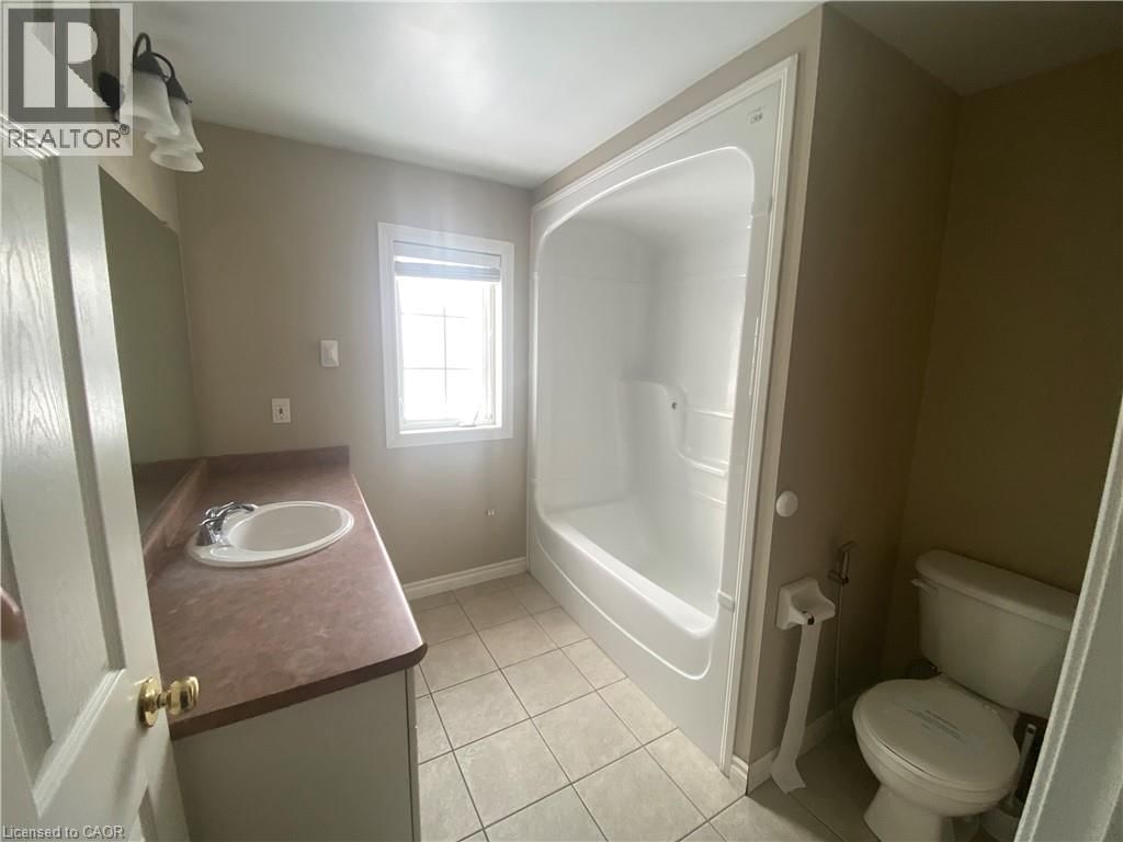 182 KINGSWOOD DRIVE Image 16