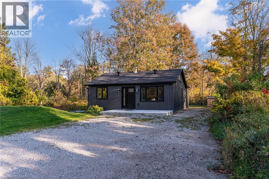 8 MOUNTSBERG ROAD Image 1