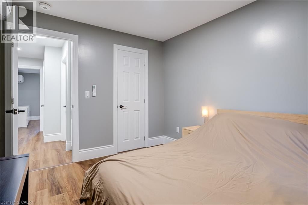 8 MOUNTSBERG ROAD Image 11