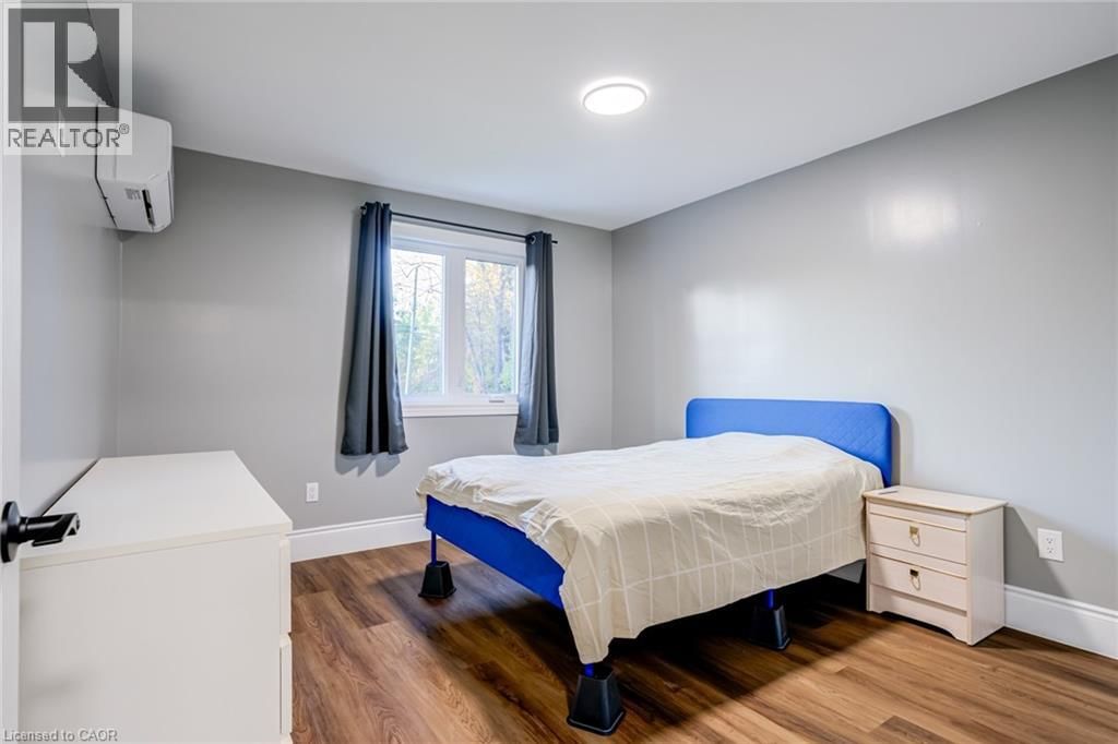 8 MOUNTSBERG ROAD Image 12