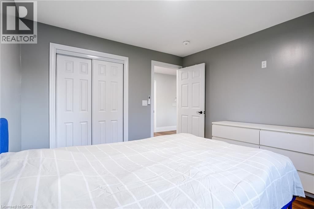 8 MOUNTSBERG ROAD Image 13