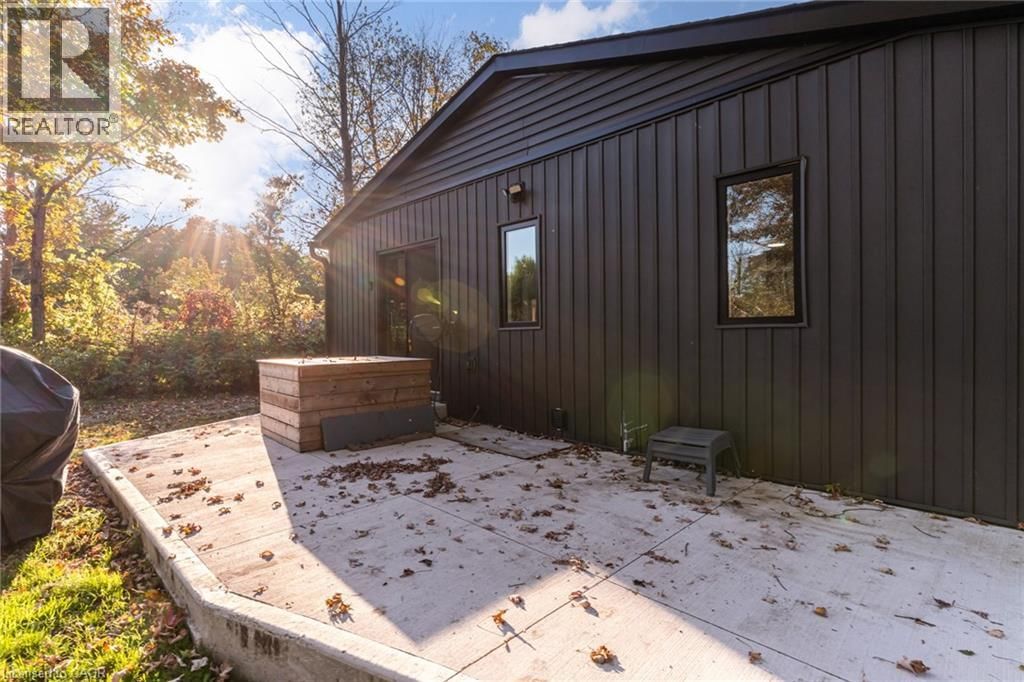 8 MOUNTSBERG ROAD Image 17