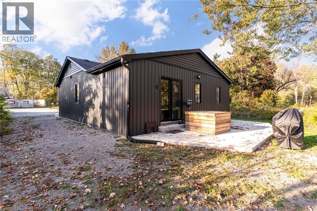 8 MOUNTSBERG ROAD Image 18