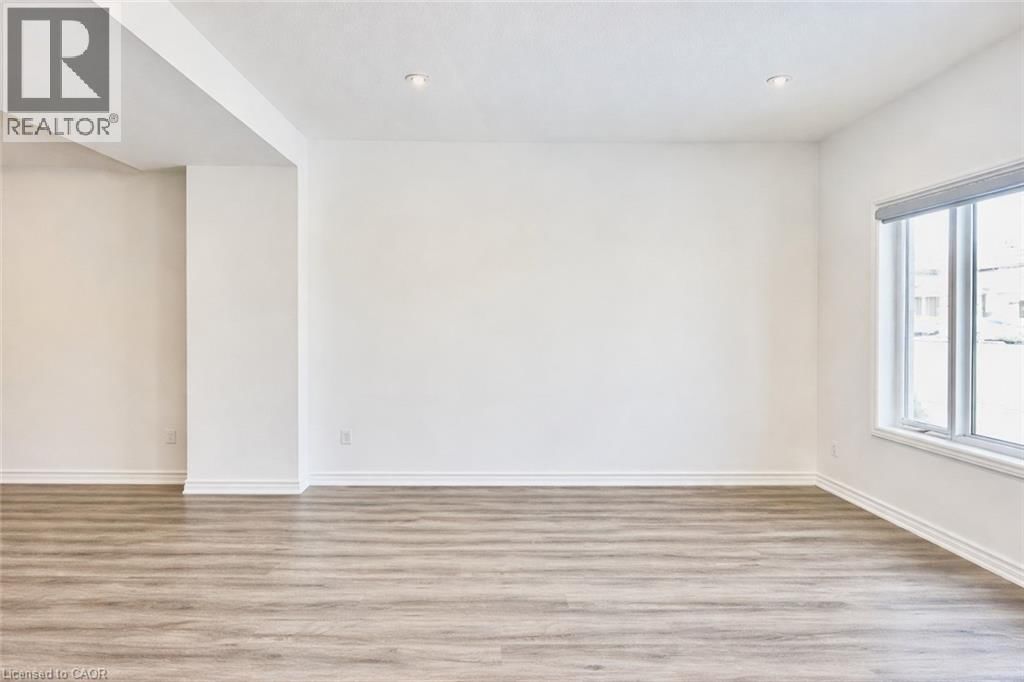 22 - 461 BLACKBURN DRIVE Image 13