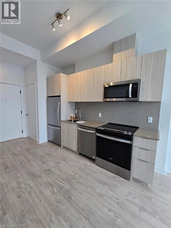 813 - 770 WHITLOCK AVENUE Image 15