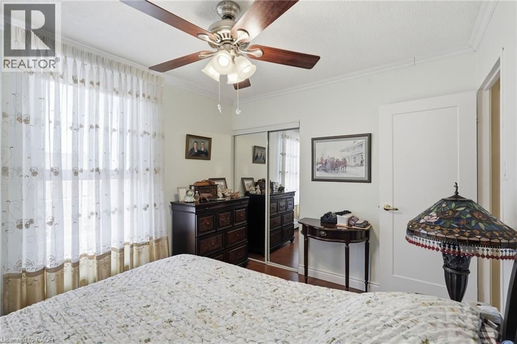 1408 - 1966 MAIN STREET WEST Image 21