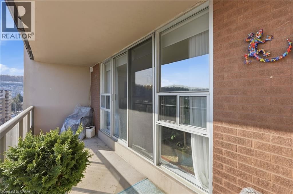 1408 - 1966 MAIN STREET WEST Image 26