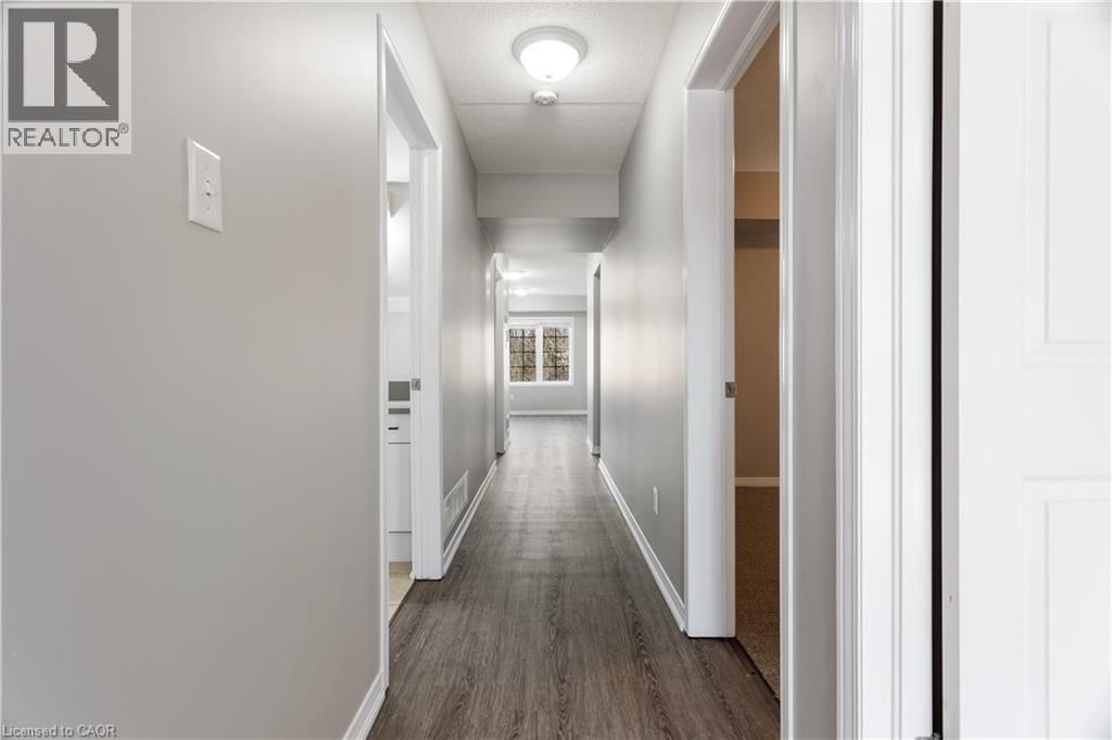 20 - 950 HIGHLAND ROAD WEST Image 19