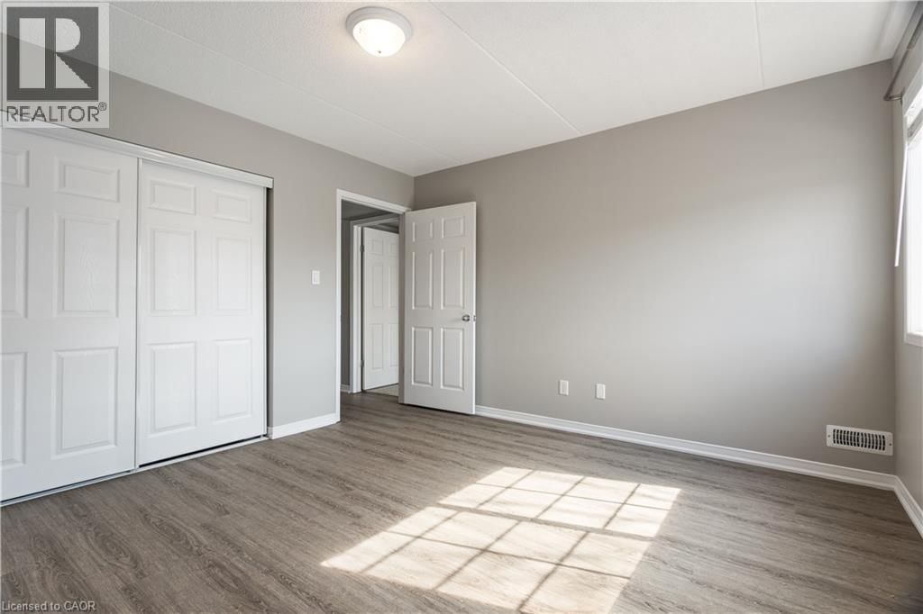 20 - 950 HIGHLAND ROAD WEST Image 21