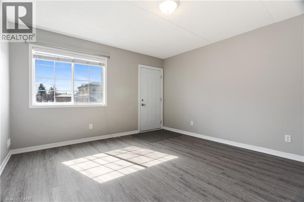 20 - 950 HIGHLAND ROAD WEST Image 23