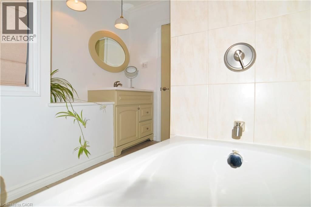 53 WILLIAM STREET Image 30