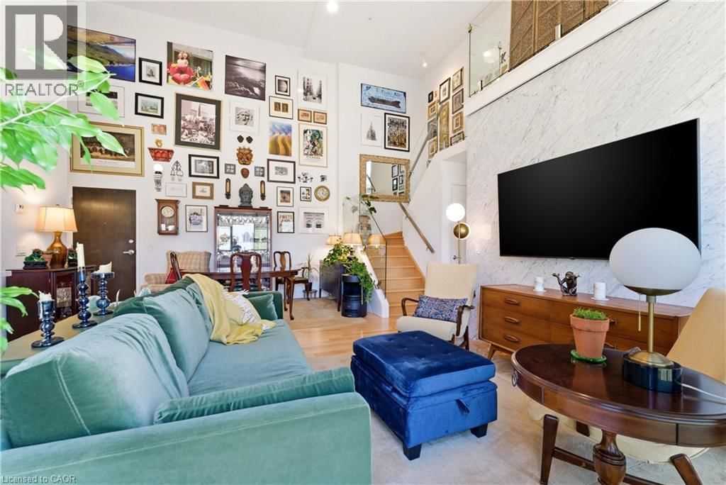 PH4 - 112 KING STREET EAST Image 11