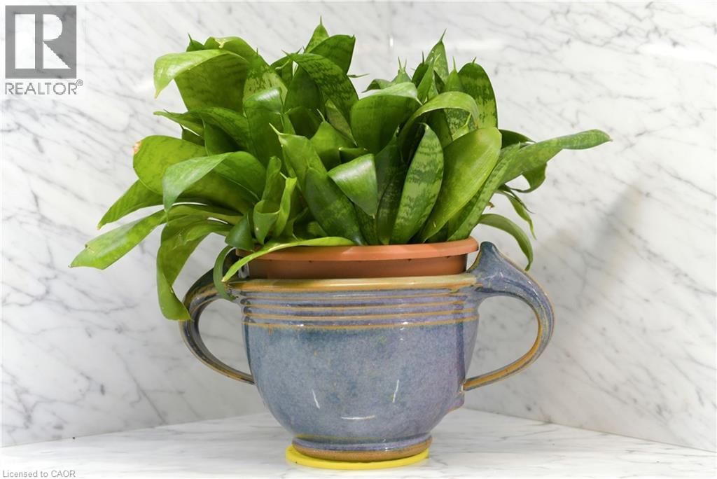 PH4 - 112 KING STREET EAST Image 17