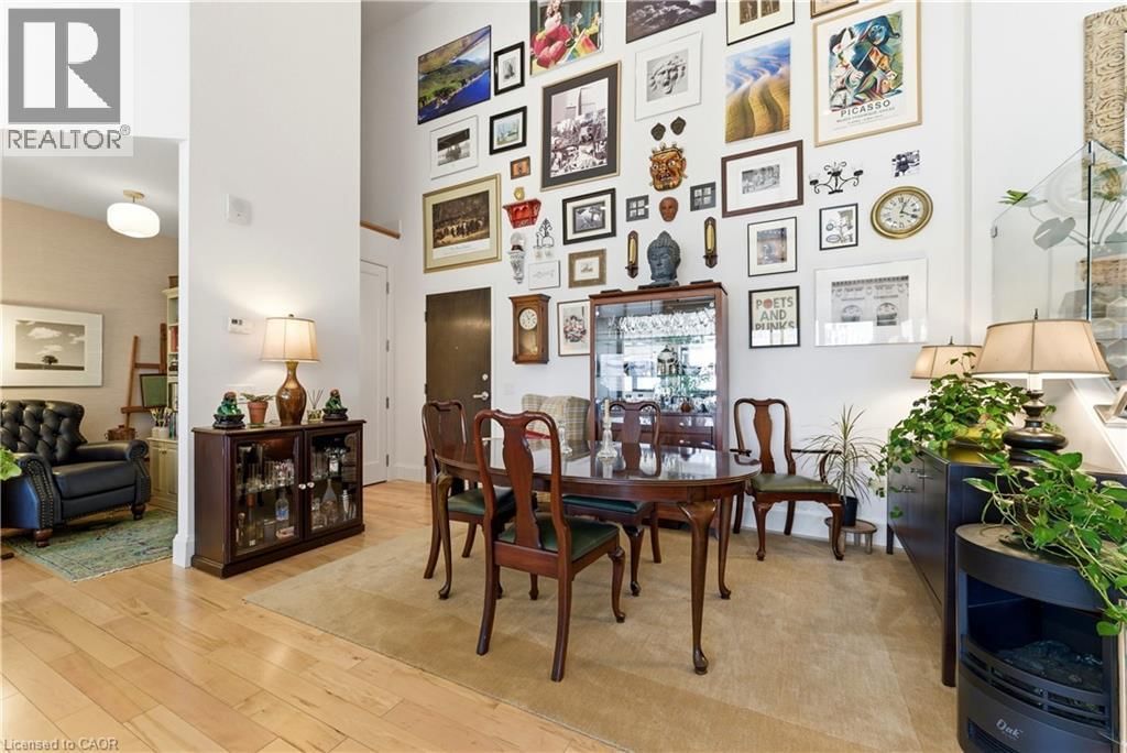 PH4 - 112 KING STREET EAST Image 7