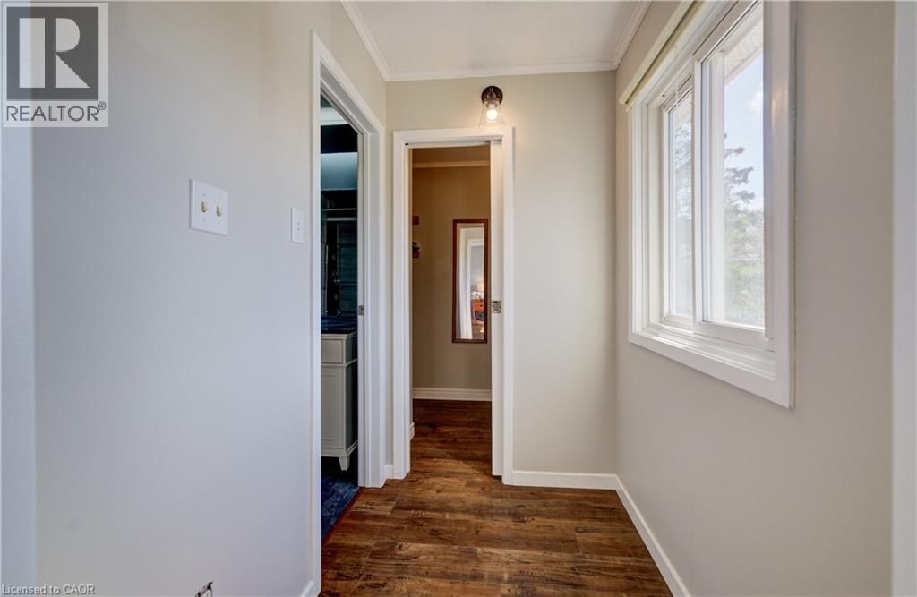 22 - 121 UNIVERSITY AVENUE EAST Image 12