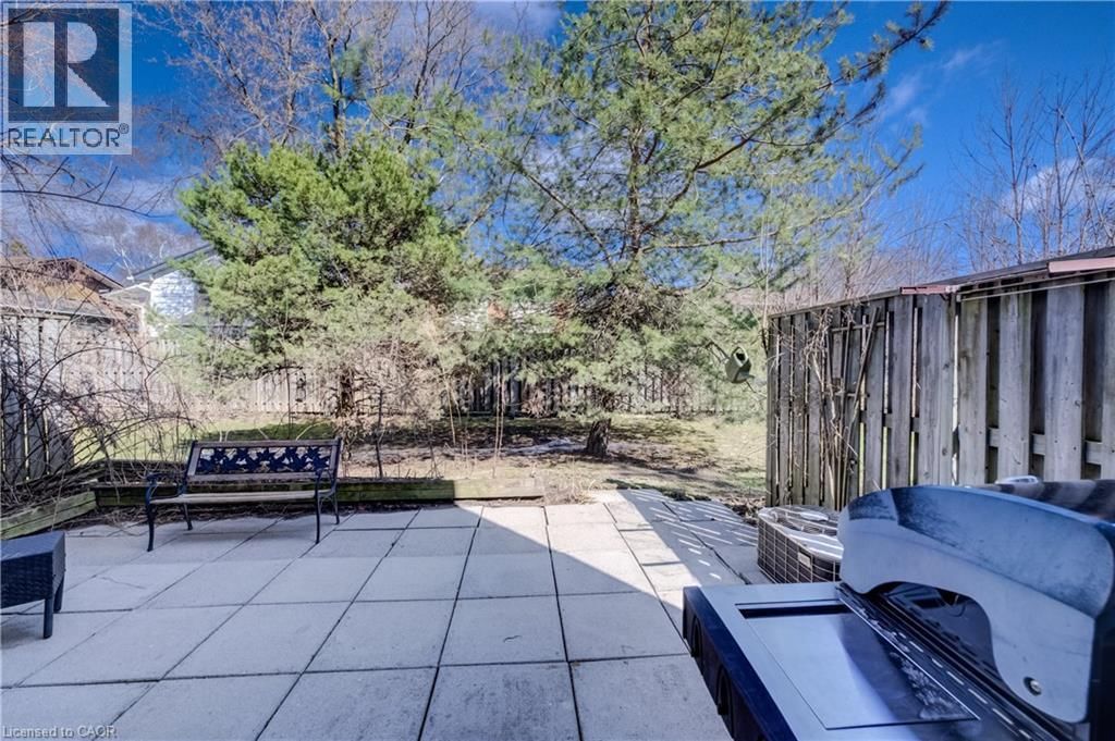 22 - 121 UNIVERSITY AVENUE EAST Image 24