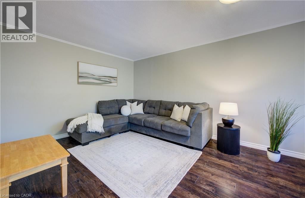 22 - 121 UNIVERSITY AVENUE EAST Image 7