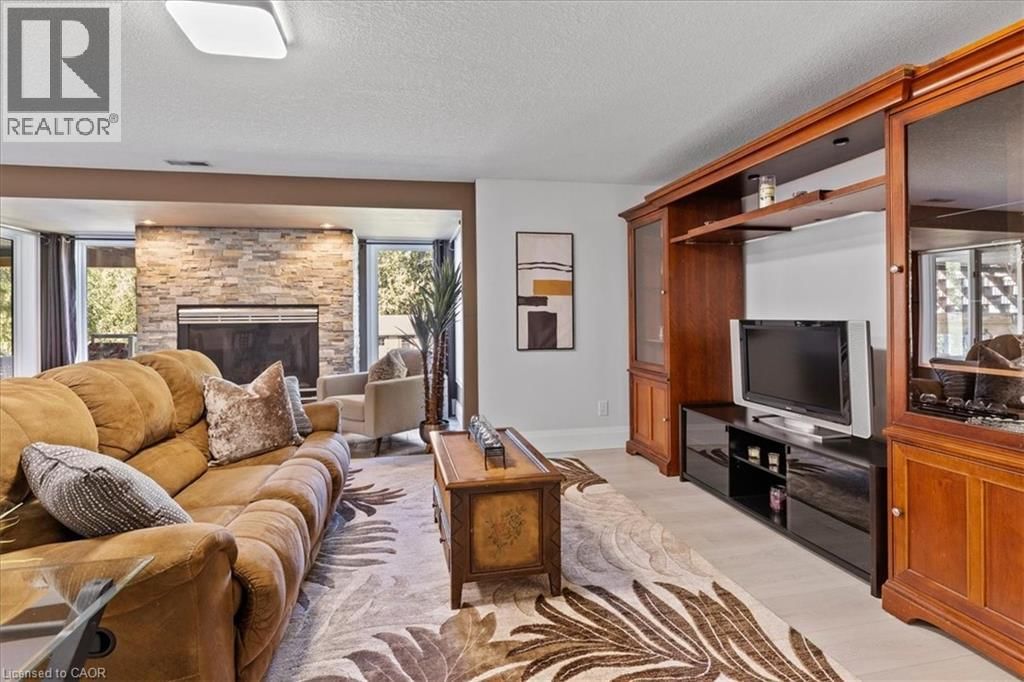 20 GRANDY LANE Image 29