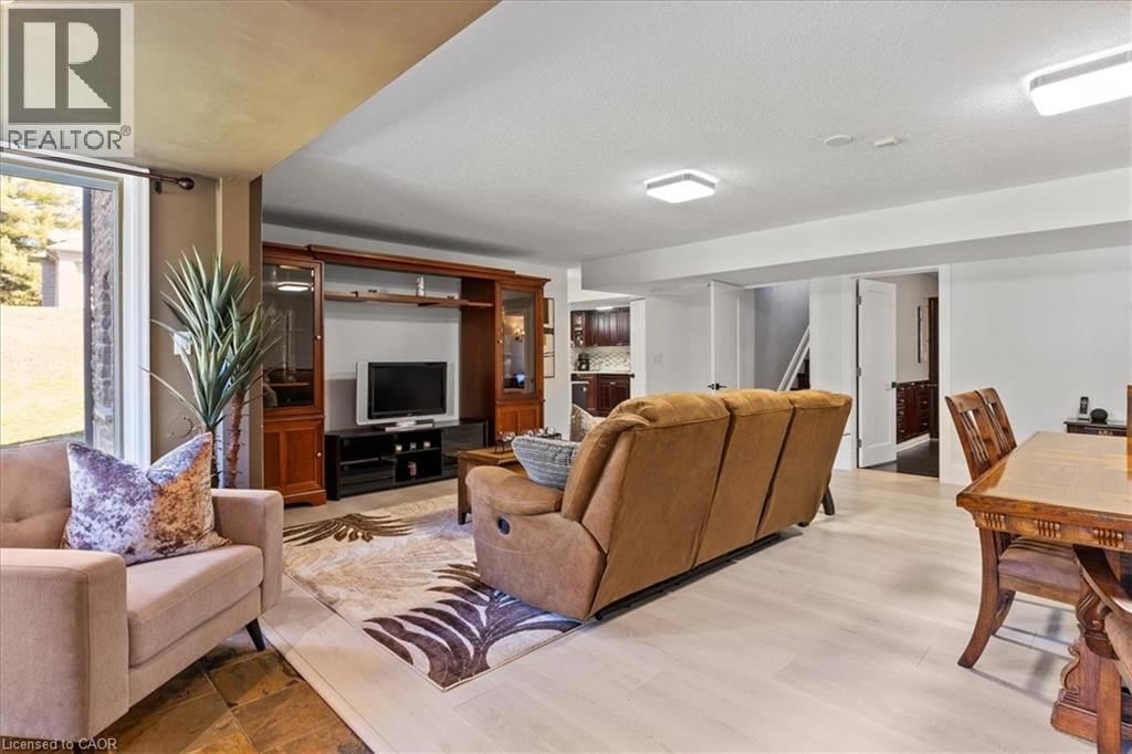 20 GRANDY LANE Image 31