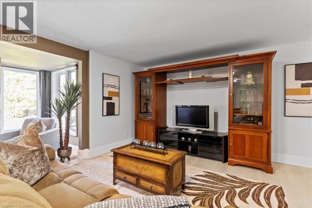 20 GRANDY LANE Image 36