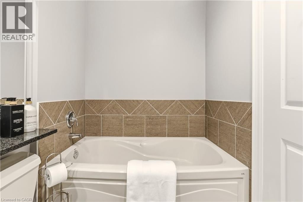 804 - 360 PEARL STREET Image 23