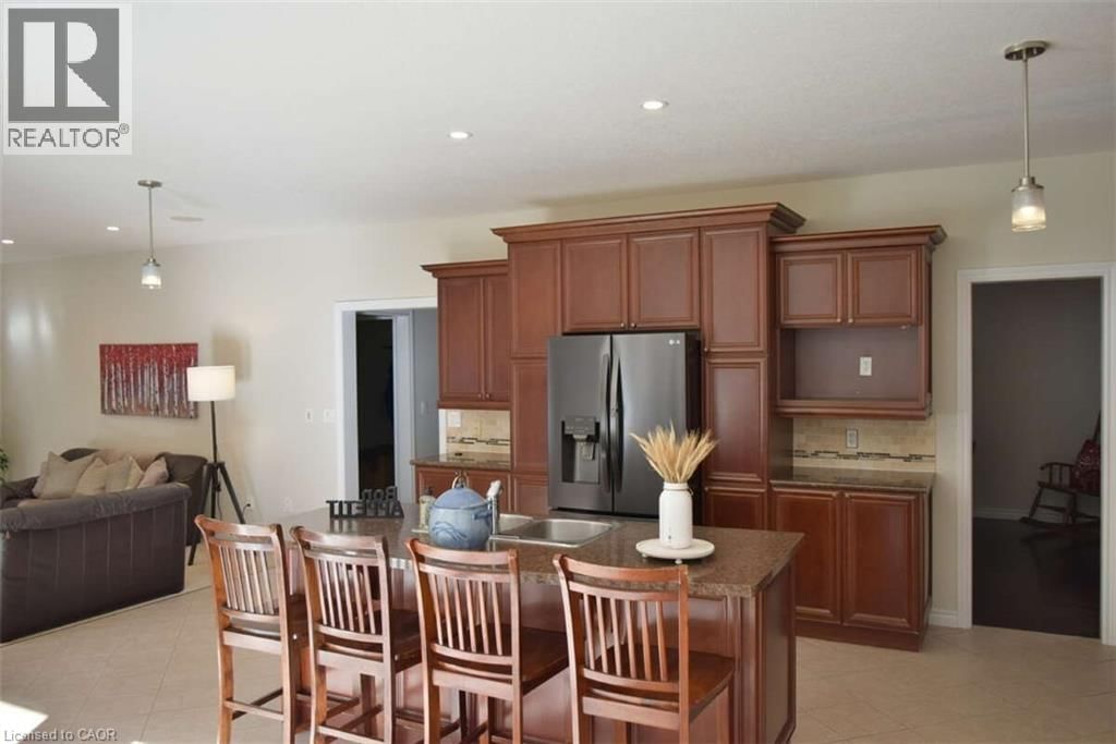 50 FERRIS DRIVE Image 12