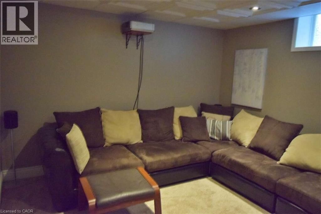 50 FERRIS DRIVE Image 25