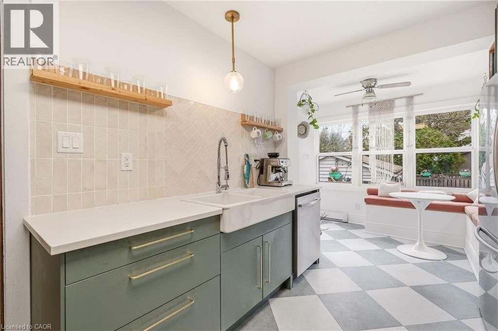 80 WEIR STREET NORTH Image 12