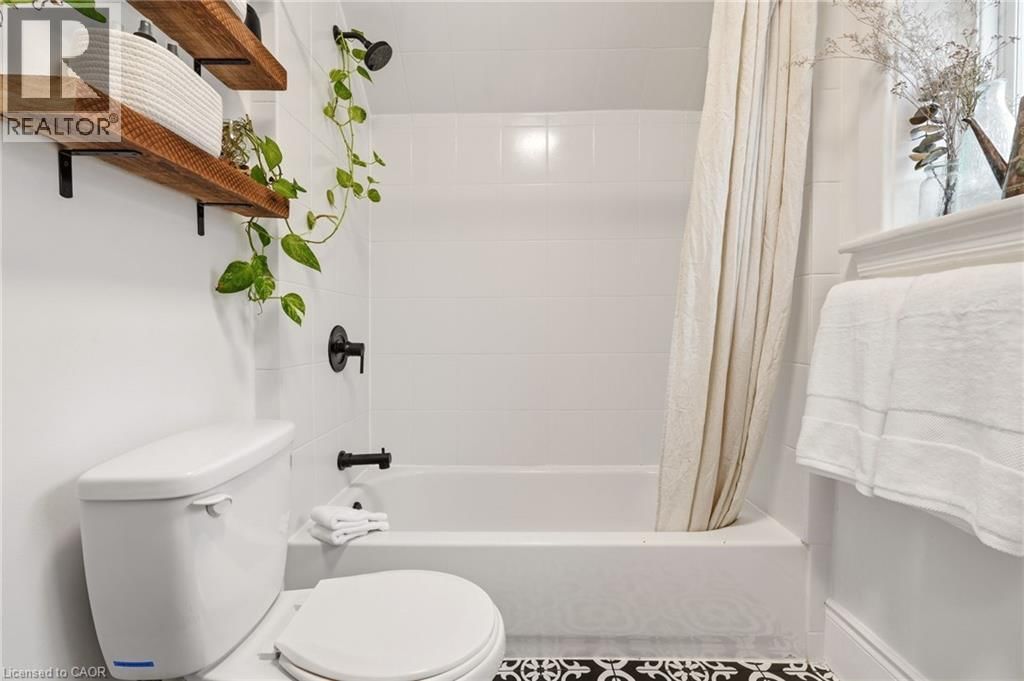 80 WEIR STREET NORTH Image 31