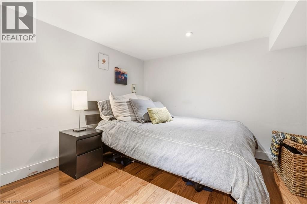 80 WEIR STREET NORTH Image 36