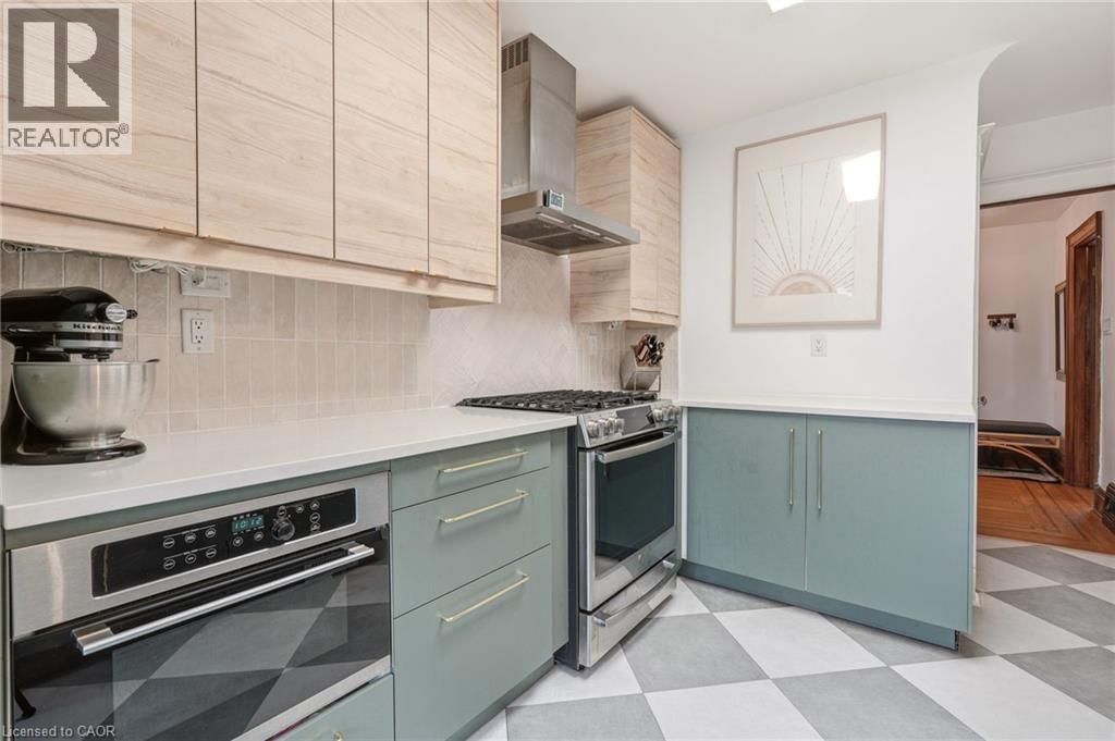 80 WEIR STREET NORTH Image 9