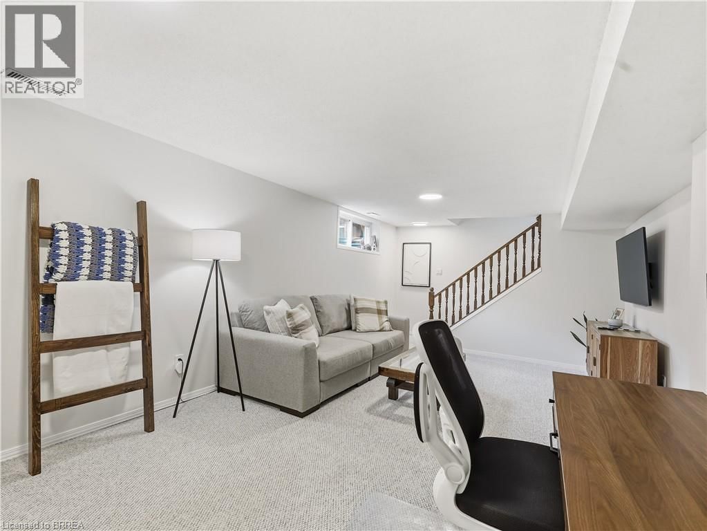 167 ELGIN STREET Image 24