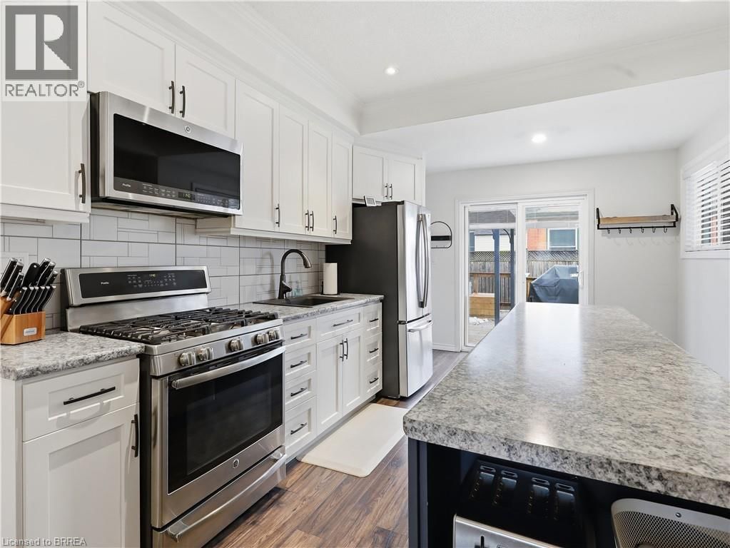 167 ELGIN STREET Image 5