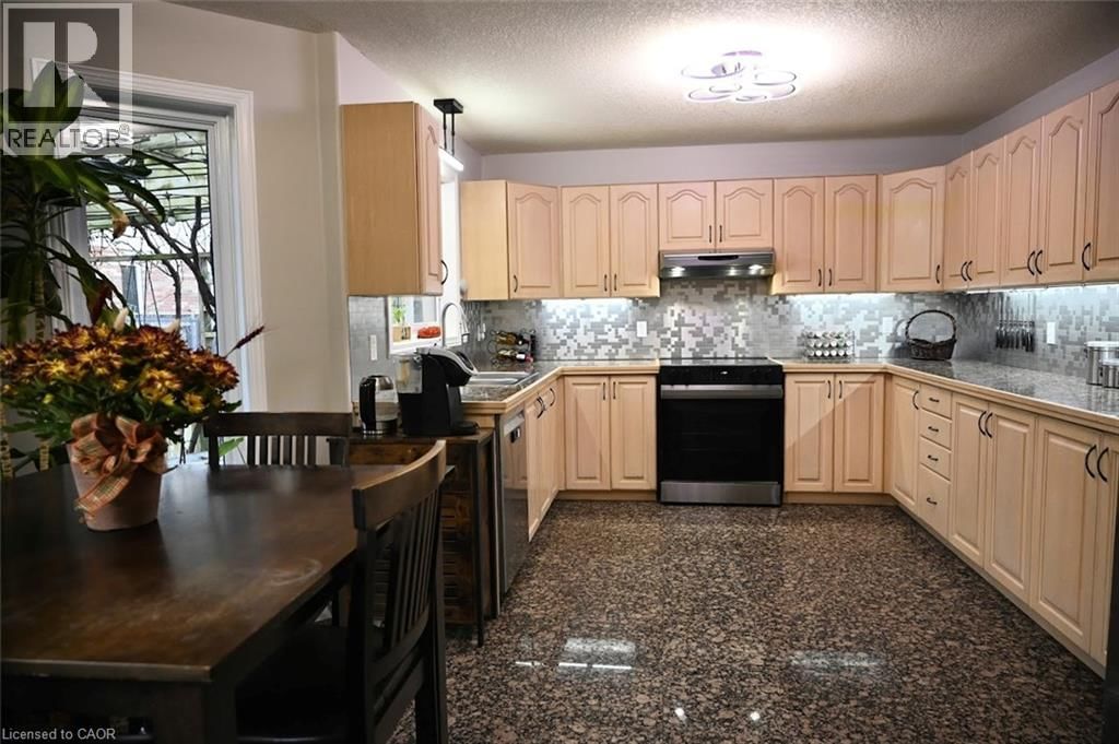 11 APPLE RIDGE DRIVE Image 13