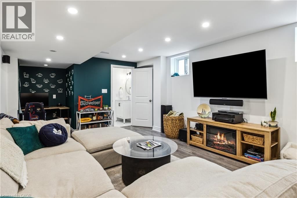 31 - 54 NISBET BOULEVARD Image 18