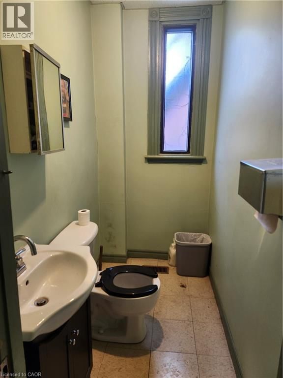 479 MAIN STREET EAST Image 13