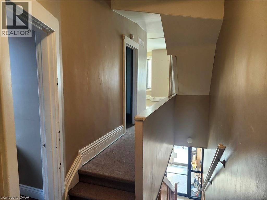 479 MAIN STREET EAST Image 16