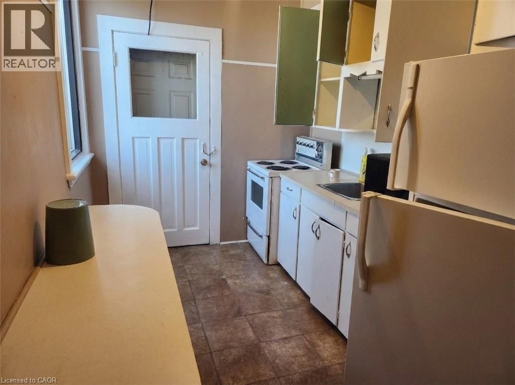 479 MAIN STREET EAST Image 17