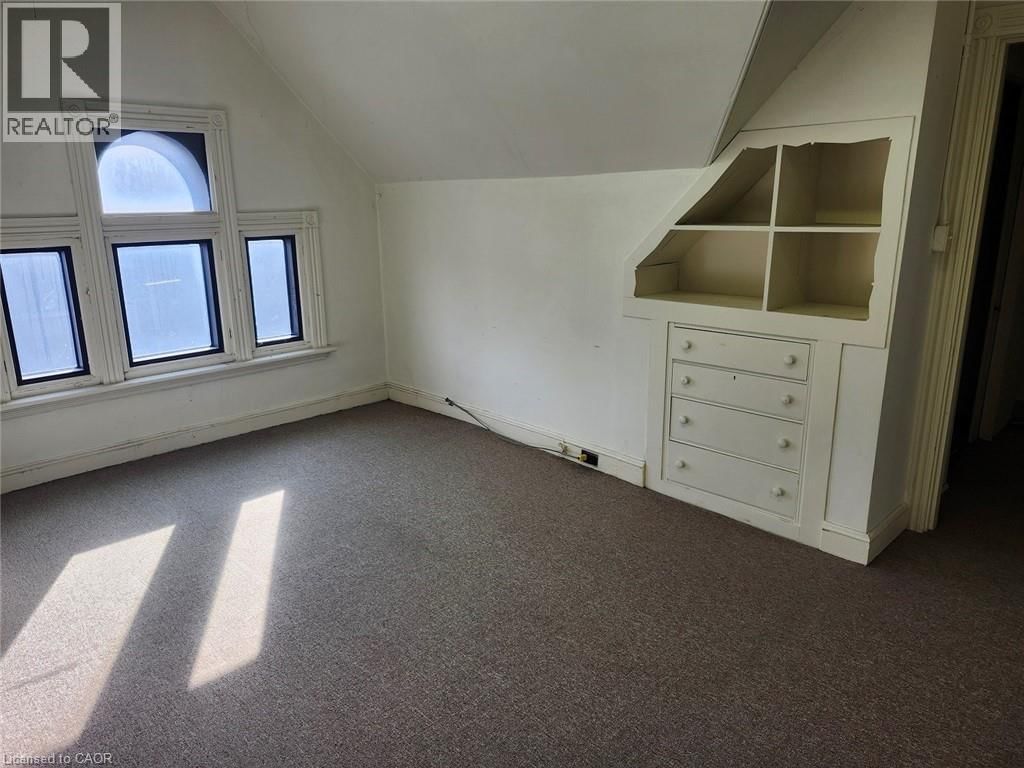 479 MAIN STREET EAST Image 25