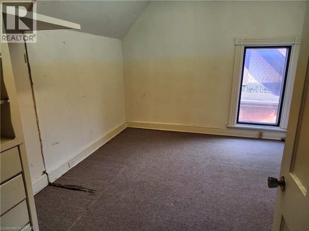 479 MAIN STREET EAST Image 26