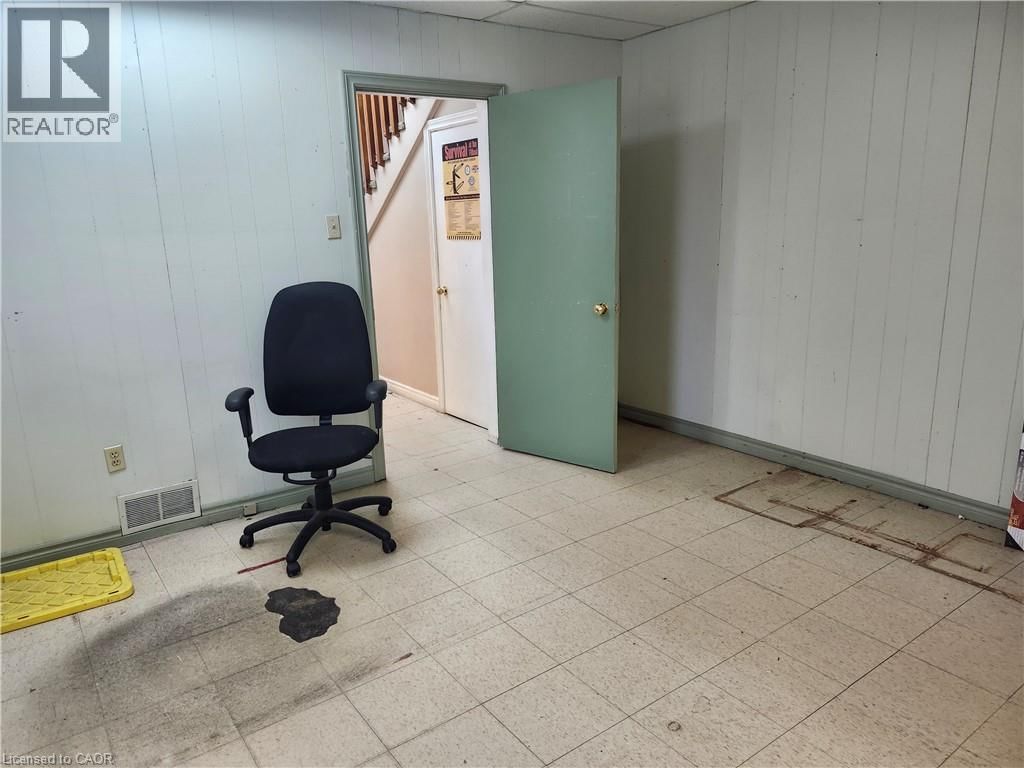 479 MAIN STREET EAST Image 9