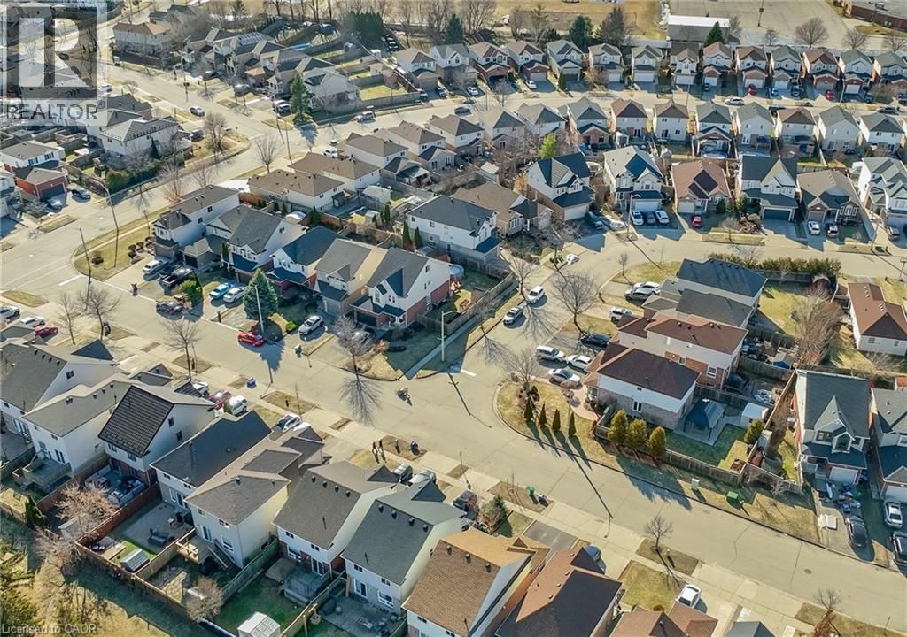 15 WAFFLER CRESCENT Image 44