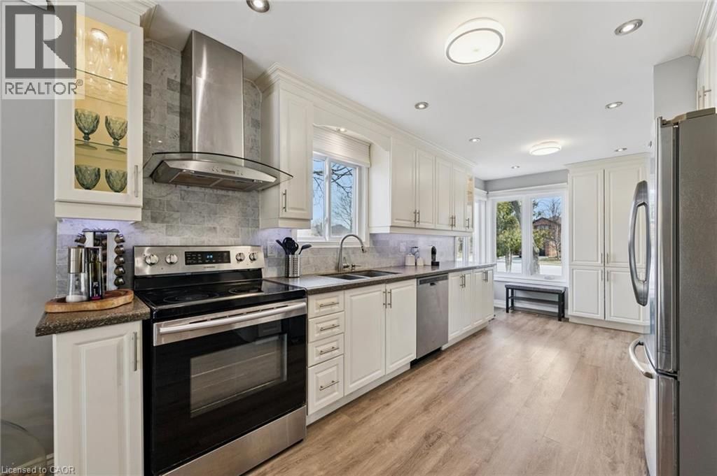 395 MAIDSTONE CRESCENT Image 14