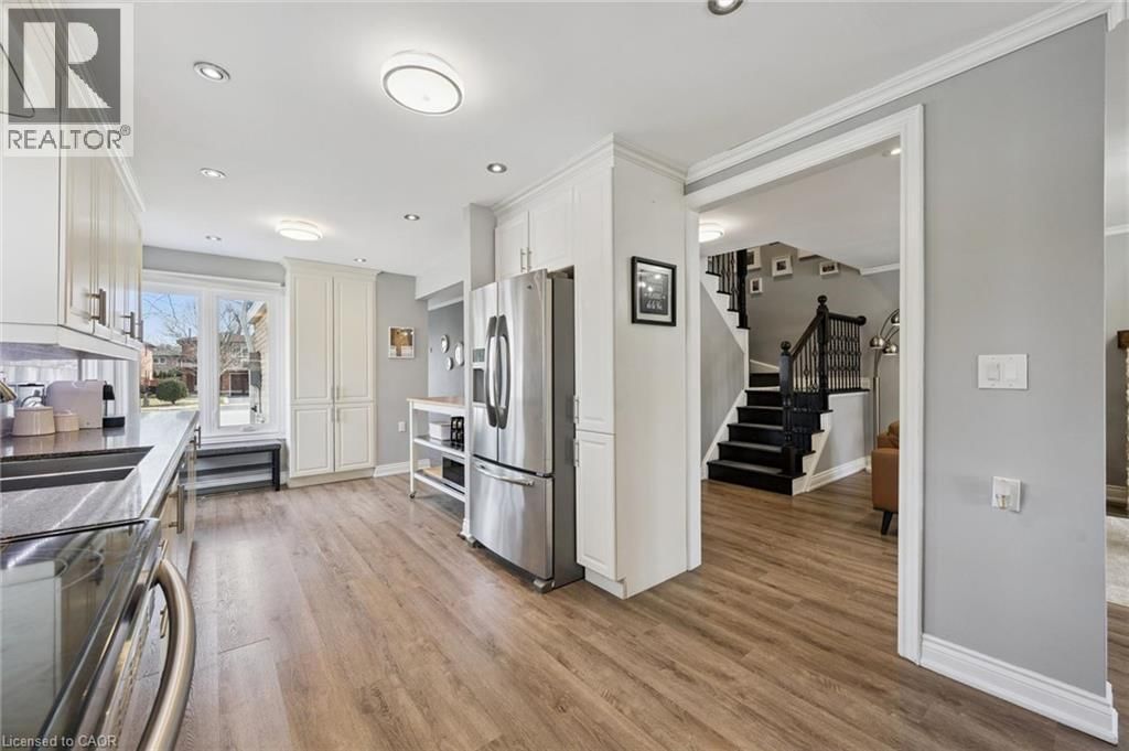 395 MAIDSTONE CRESCENT Image 15