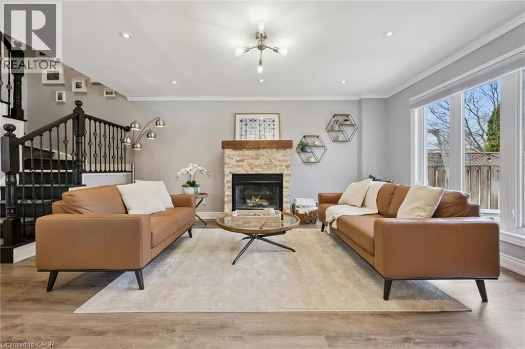 395 MAIDSTONE CRESCENT Image 17