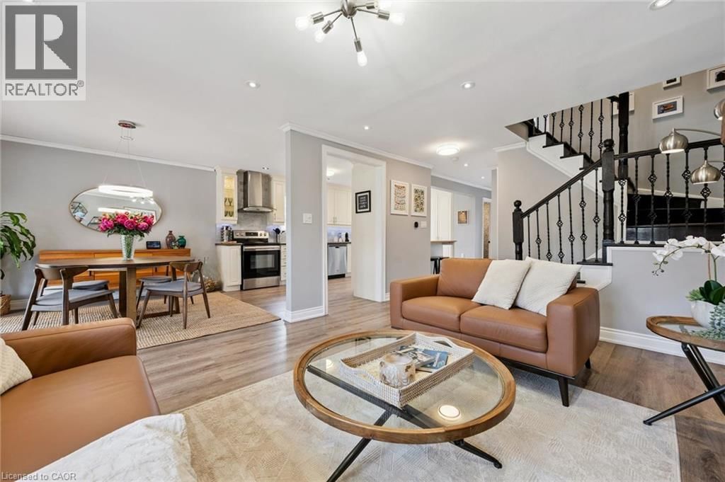 395 MAIDSTONE CRESCENT Image 19