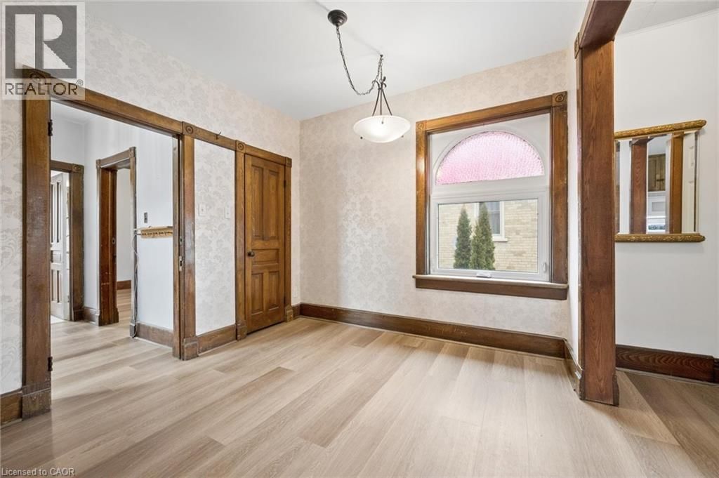 10 HAMPTON STREET Image 12