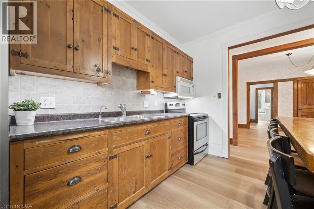 10 HAMPTON STREET Image 17