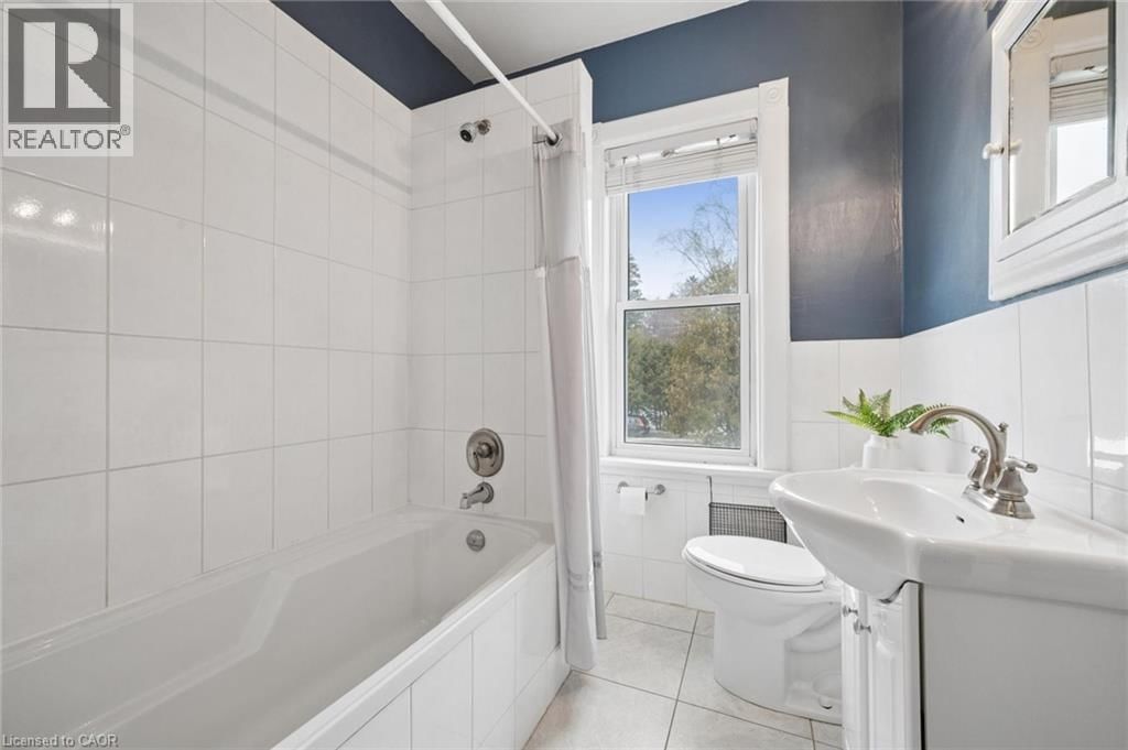 10 HAMPTON STREET Image 22